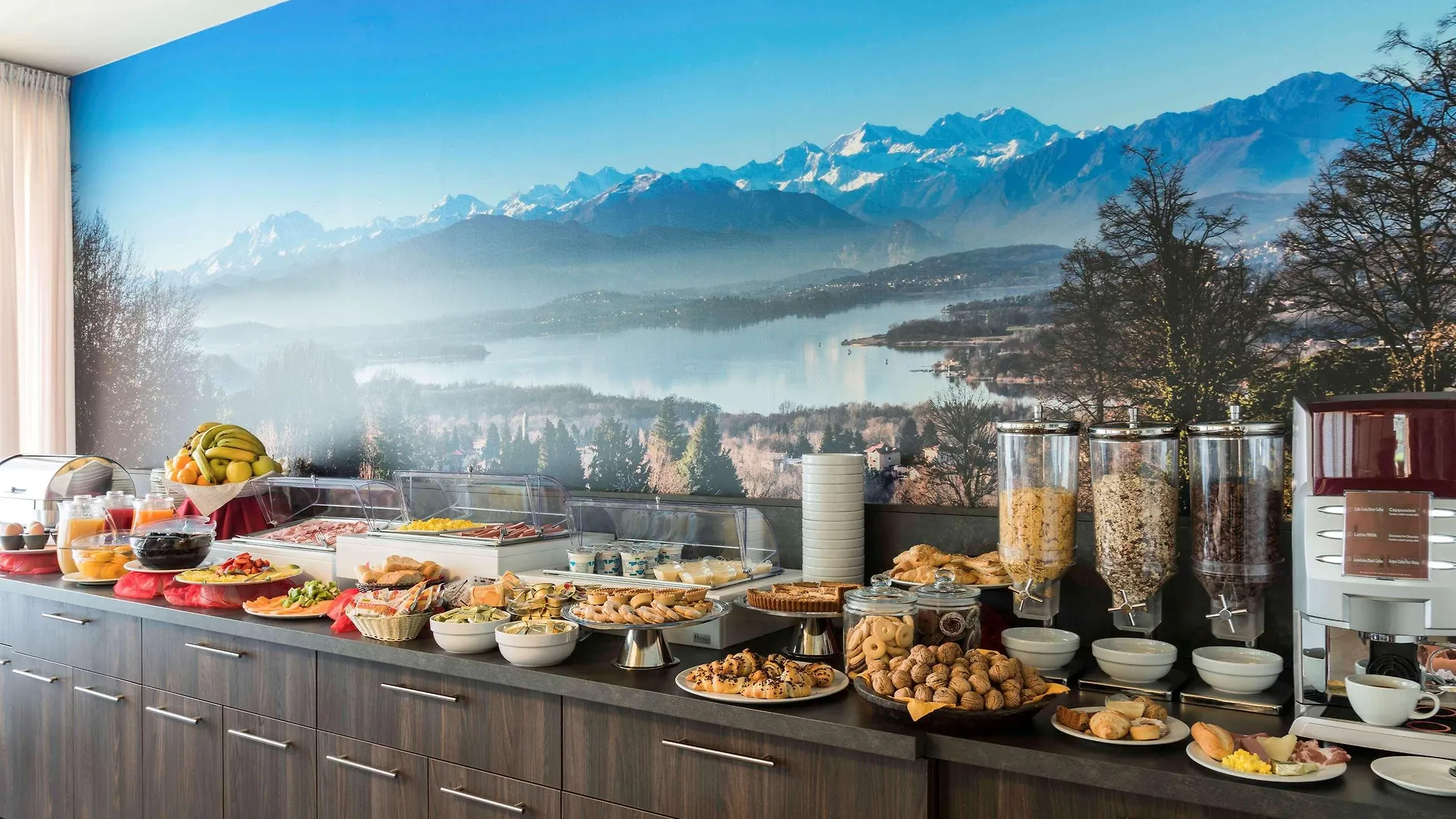 Bis Hotel Varese 4*,