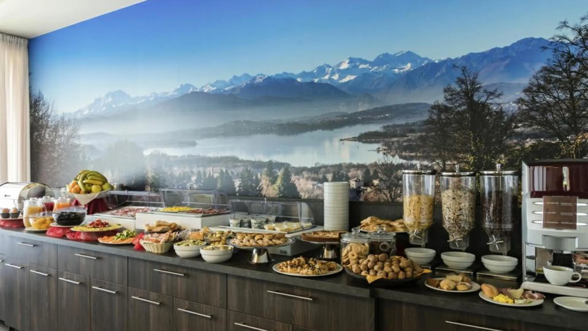 Bis Hotel Varese 4*,