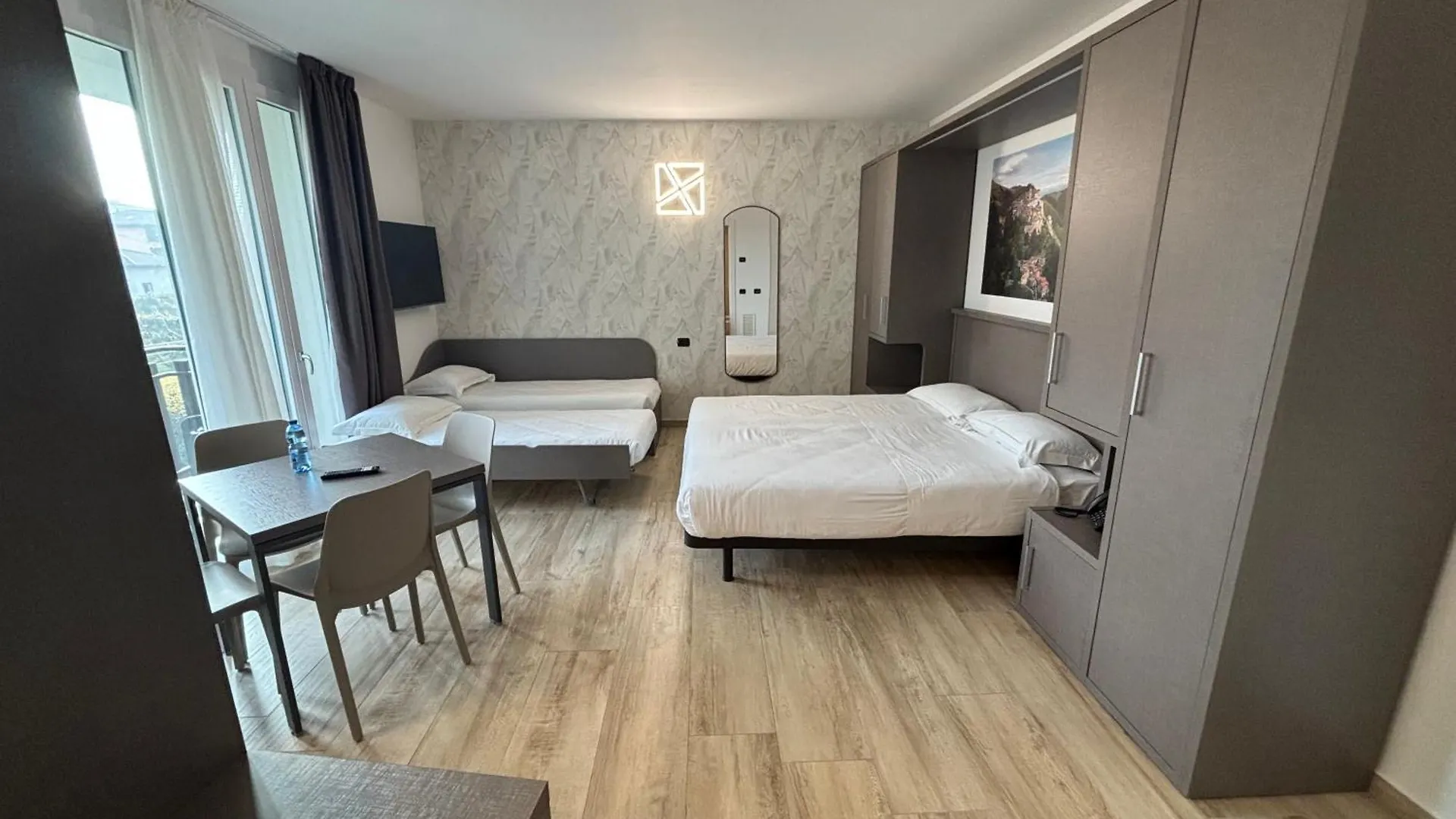 Bis Hotel Varese 4*,