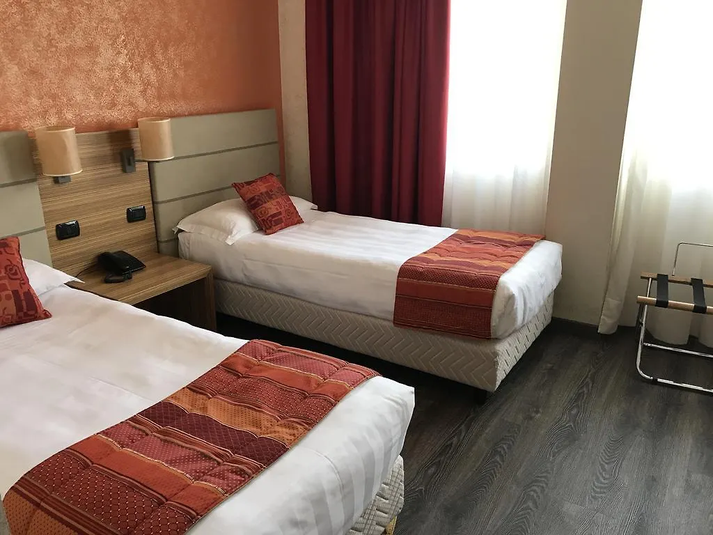 Bis Hotel Varese 4*,