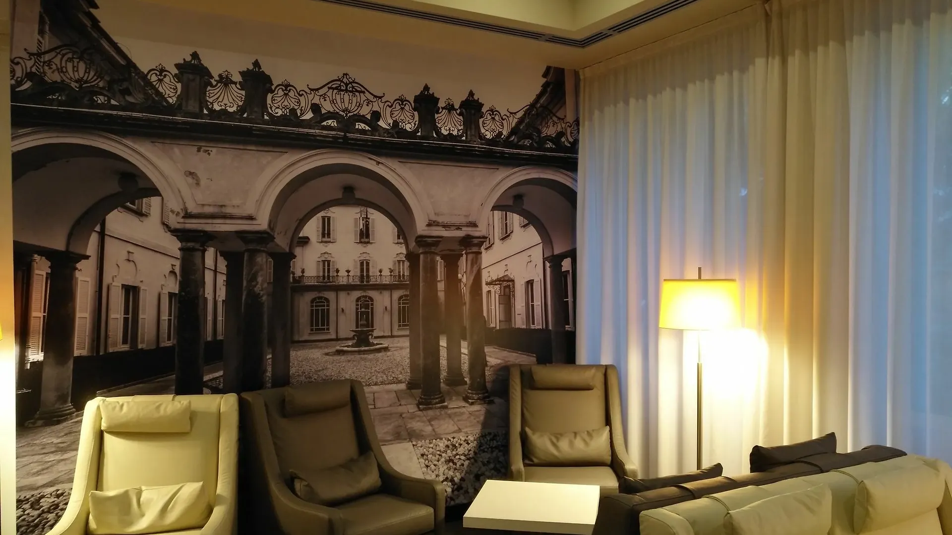 Bis Hotel Varese 4*,